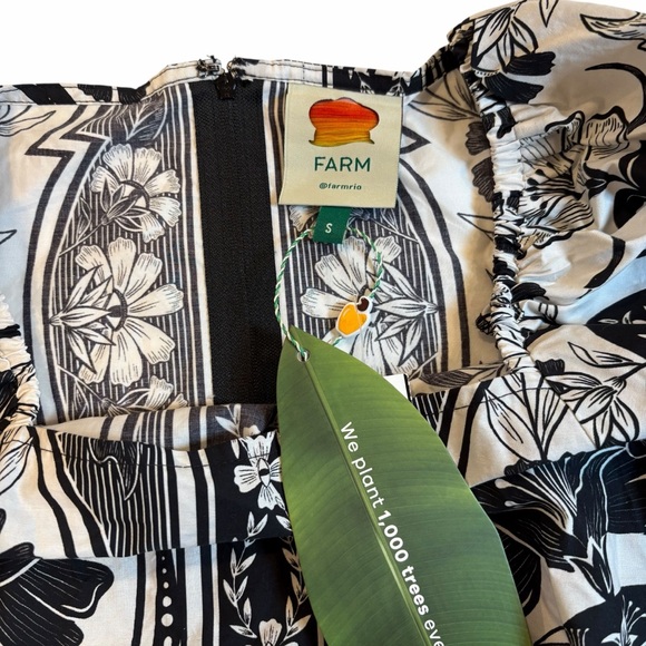 Farm Rio Leopard Floral Blouse | Black & White | Boat Neck | SMALL | NWT - Picture 5 of 12